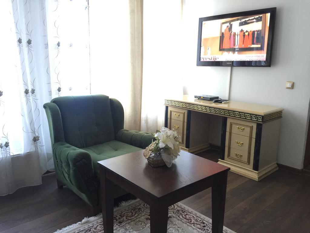 Hotel Adria Pristina Eksteriør bilde