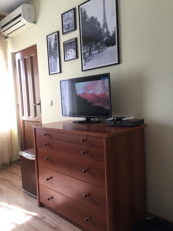Hotel Adria Pristina Eksteriør bilde