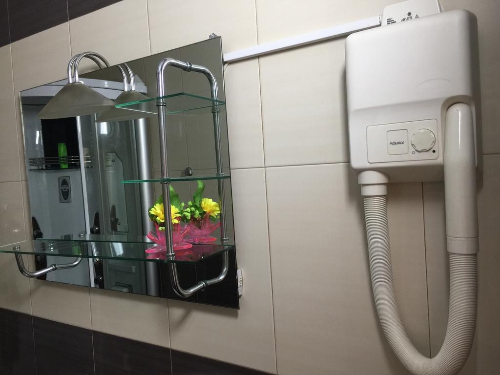 Hotel Adria Pristina Eksteriør bilde