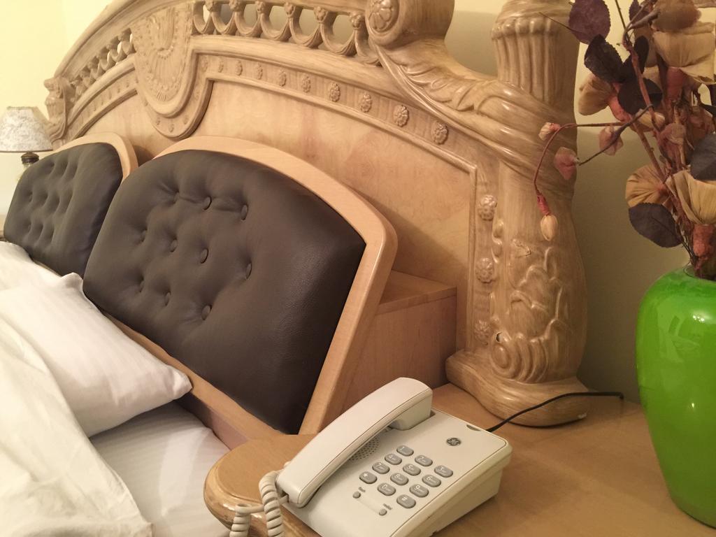 Hotel Adria Pristina Eksteriør bilde