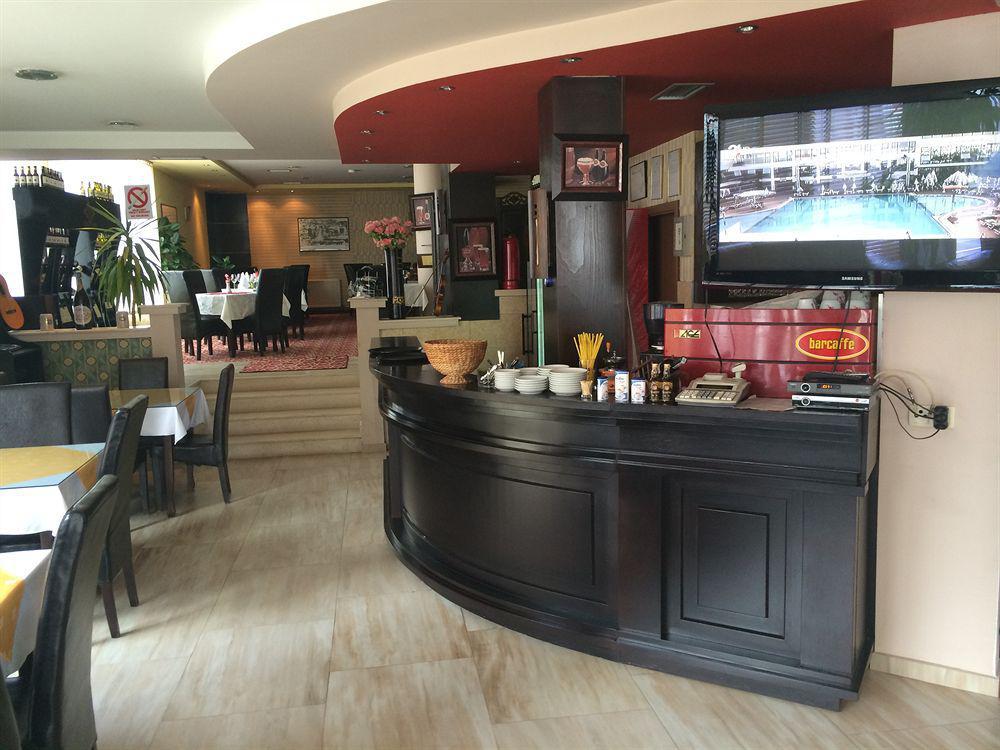 Hotel Adria Pristina Eksteriør bilde