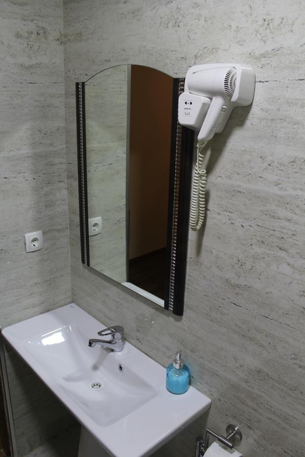 Hotel Adria Pristina Eksteriør bilde