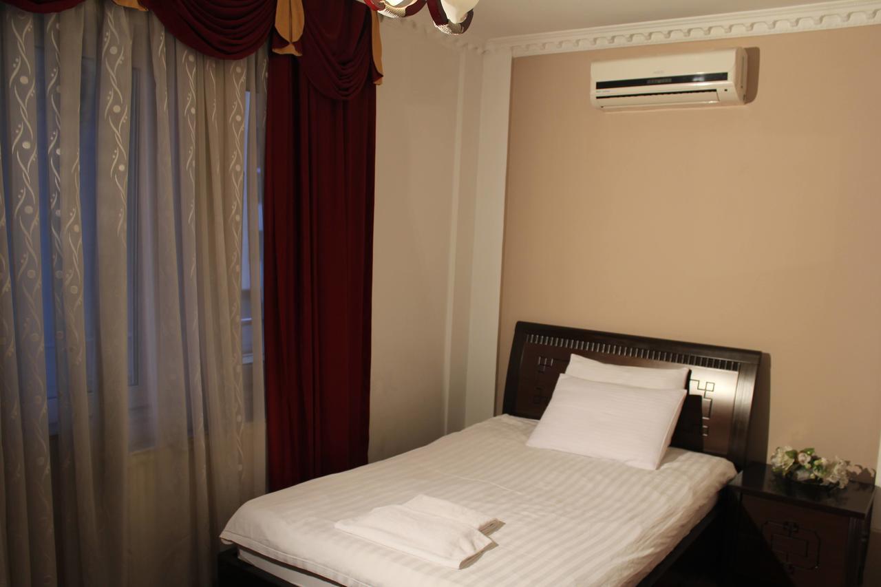 Hotel Adria Pristina Eksteriør bilde