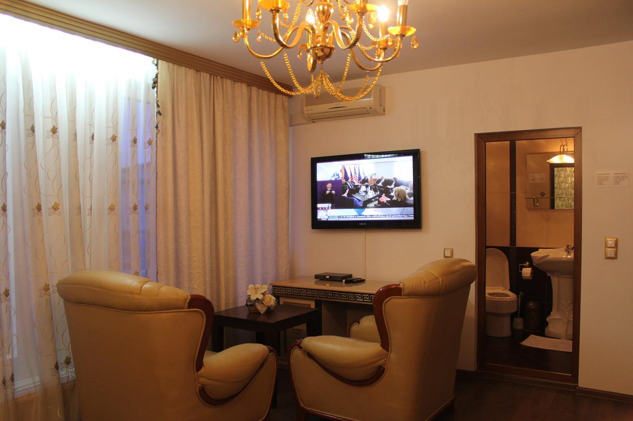 Hotel Adria Pristina Eksteriør bilde