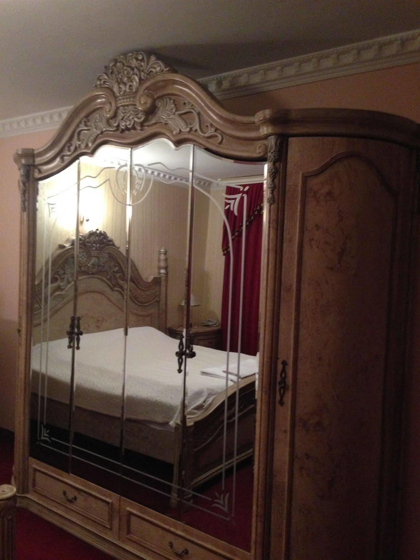 Hotel Adria Pristina Eksteriør bilde